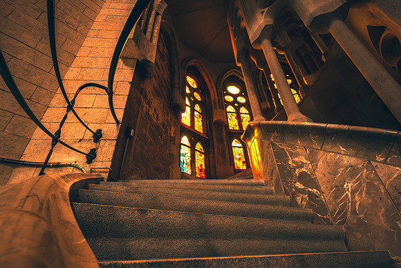 Sagrada_stairs_2
