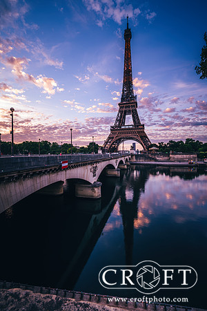 Eiffel_morning_1